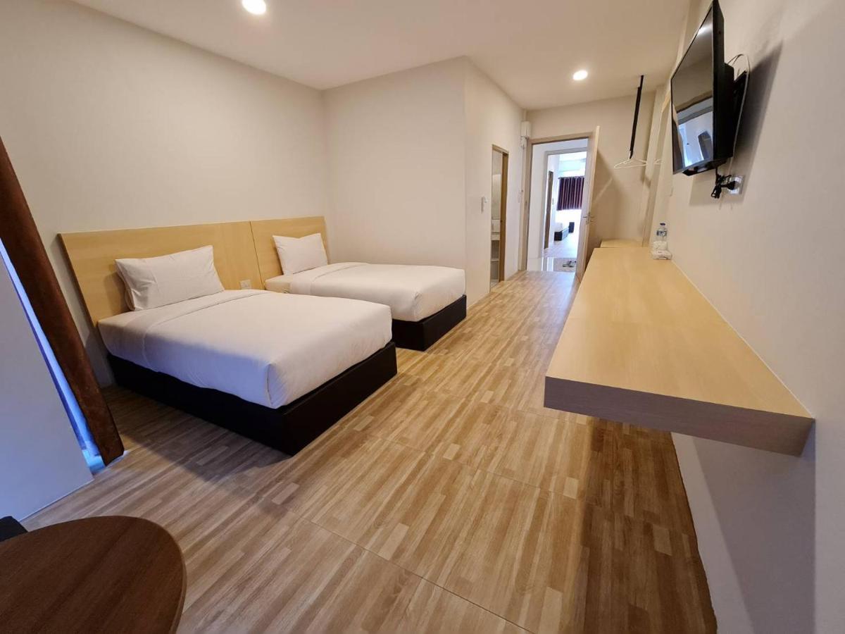 The Charlotte Smart Hotel Лопбури Экстерьер фото