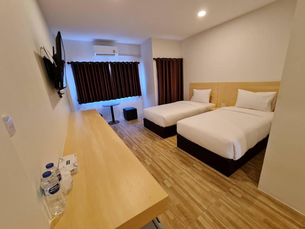 The Charlotte Smart Hotel Лопбури Экстерьер фото