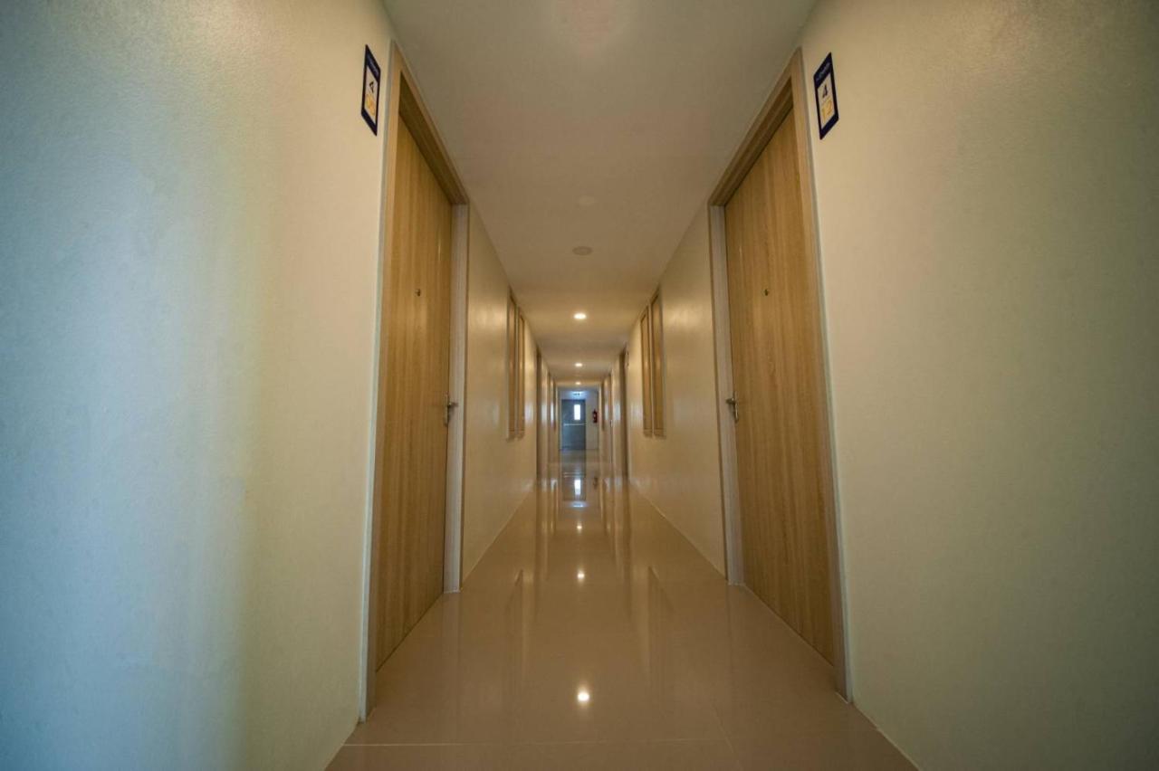 The Charlotte Smart Hotel Лопбури Экстерьер фото