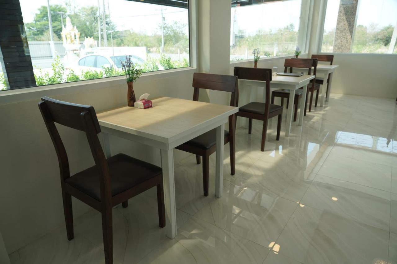 The Charlotte Smart Hotel Лопбури Экстерьер фото