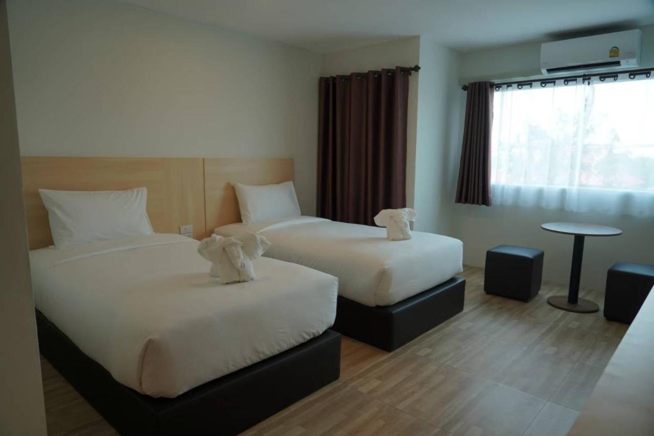 The Charlotte Smart Hotel Лопбури Экстерьер фото