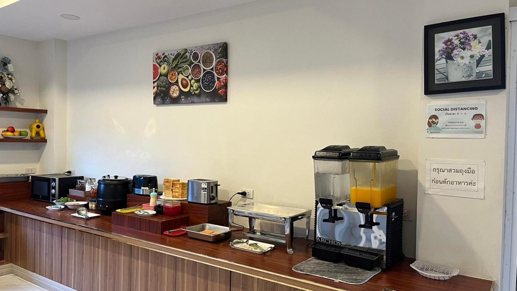 The Charlotte Smart Hotel Лопбури Экстерьер фото