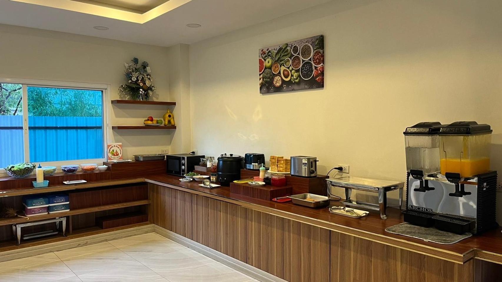 The Charlotte Smart Hotel Лопбури Экстерьер фото